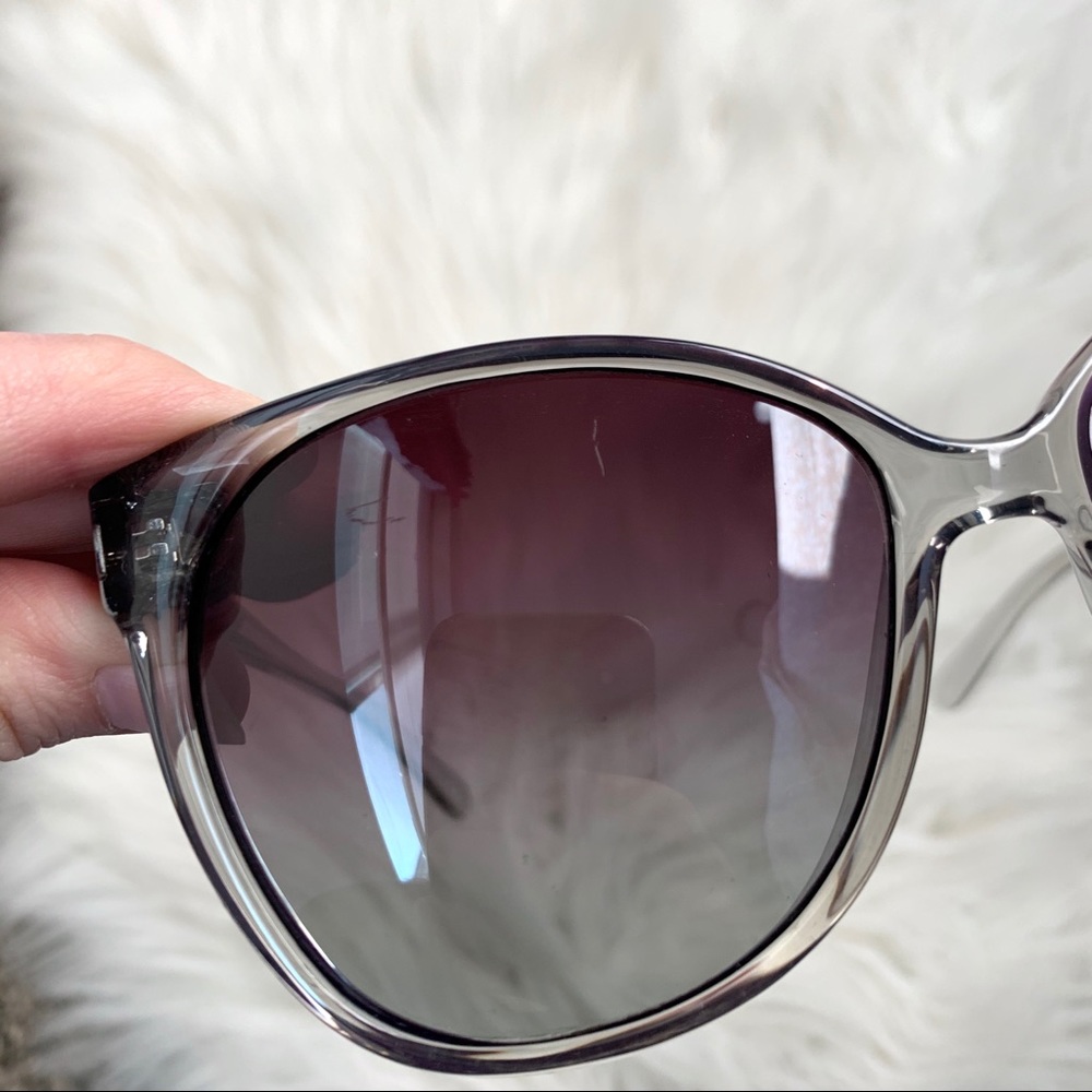*SOLD* TORY BURCH Sunglasses ✨ - Picture 6 of 6